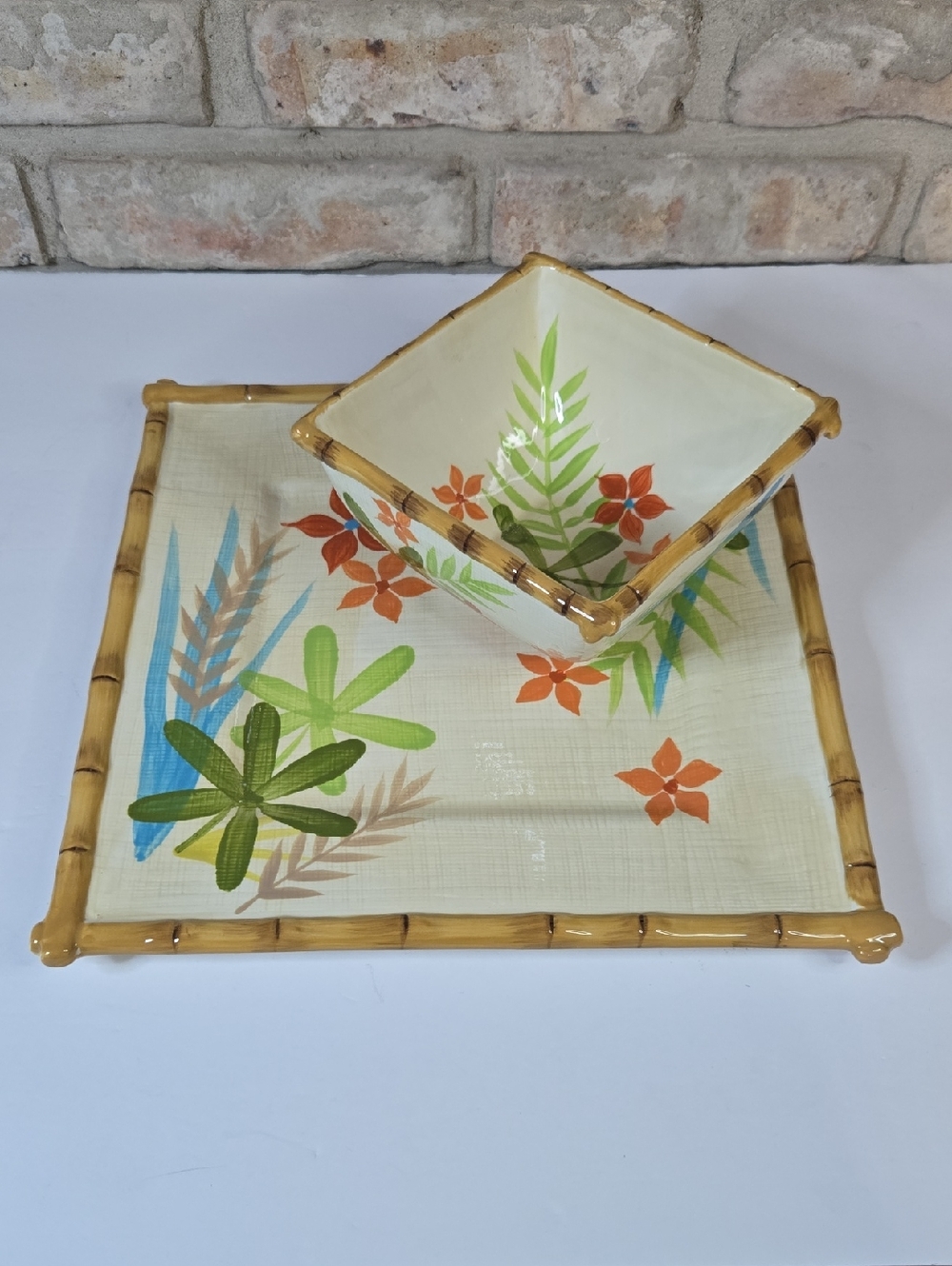 Home Collection Bamboo-Trim Ceramic Serving Set with Tropical Floral Print